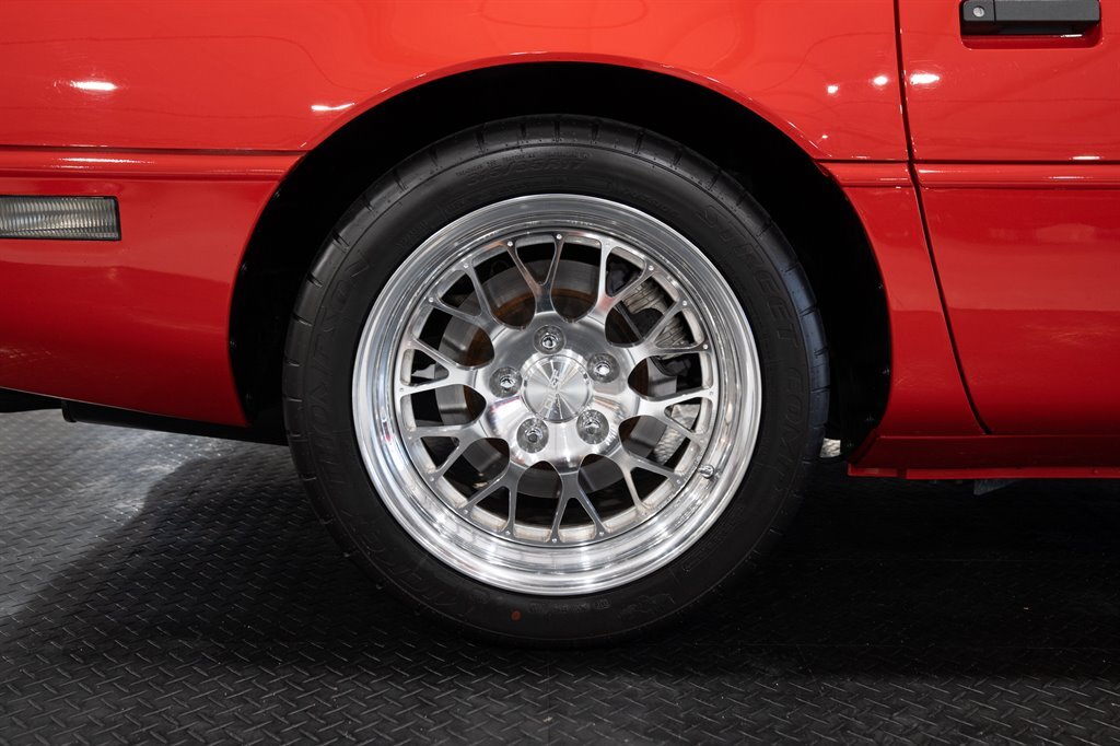 Chevrolet-Corvette-1994-2d-Convertible-24