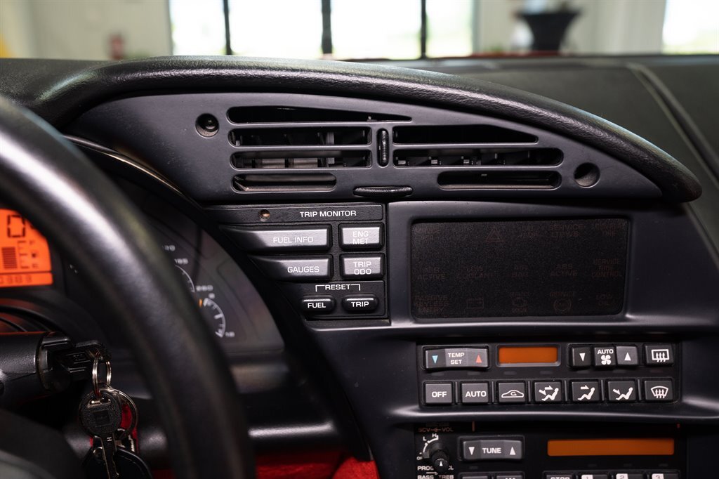 Chevrolet-Corvette-1994-2d-Convertible-28