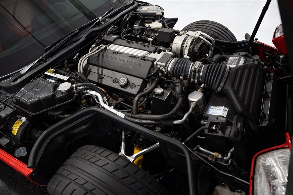 Chevrolet-Corvette-1994-2d-Convertible-36