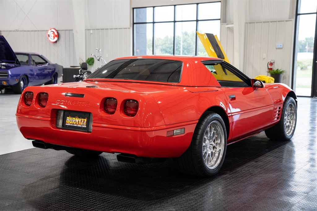 Chevrolet-Corvette-1994-2d-Convertible-4