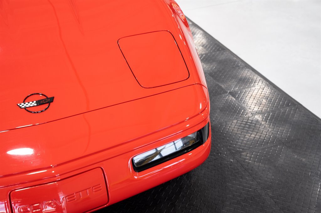 Chevrolet-Corvette-1994-2d-Convertible-9