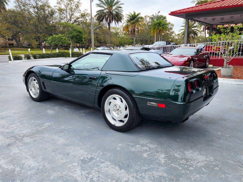 Chevrolet-Corvette-1994-green-13