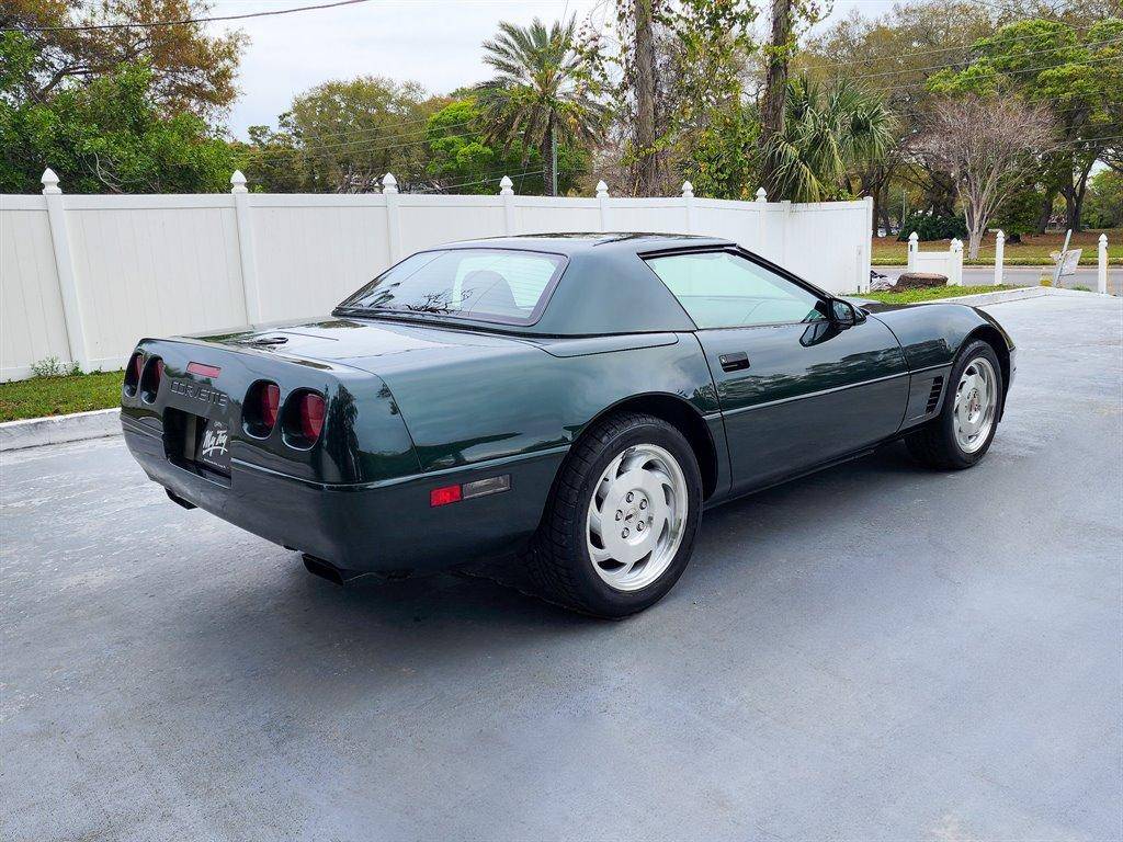 Chevrolet-Corvette-1994-green-15