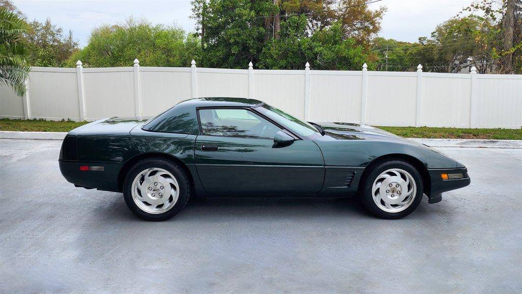 Chevrolet-Corvette-1994-green-16