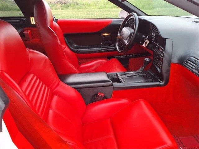 Chevrolet-Corvette-1995-2D-Coupe-26