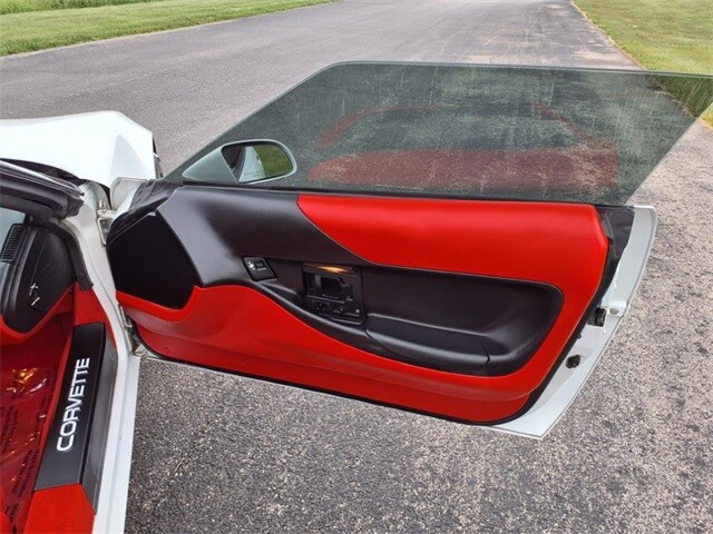 Chevrolet-Corvette-1995-2D-Coupe-28