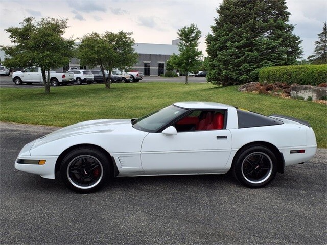 Chevrolet-Corvette-1995-2D-Coupe-3