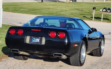 Chevrolet-Corvette-1995-black-3