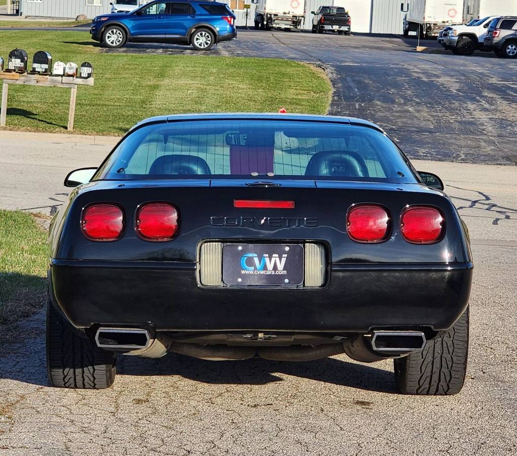 Chevrolet-Corvette-1995-black-4