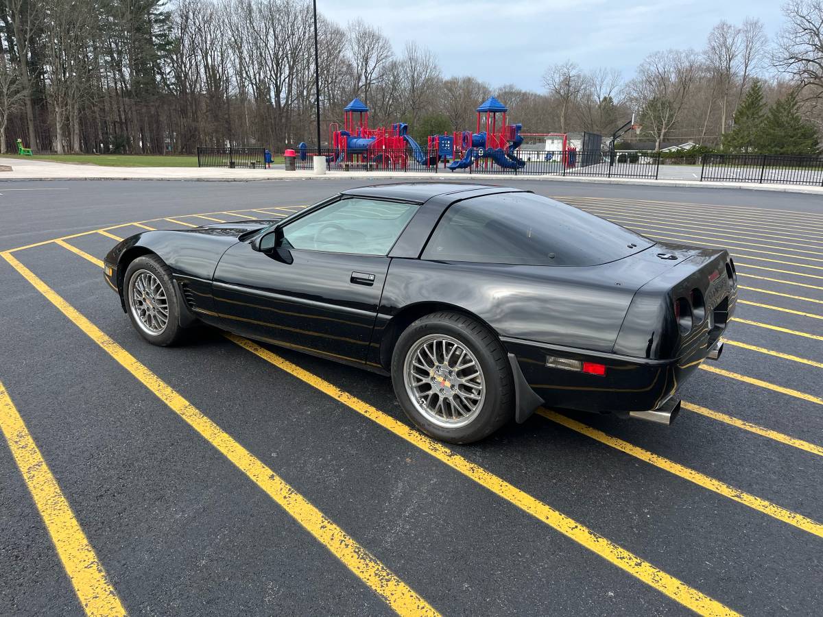 Chevrolet-Corvette-1995-black-5