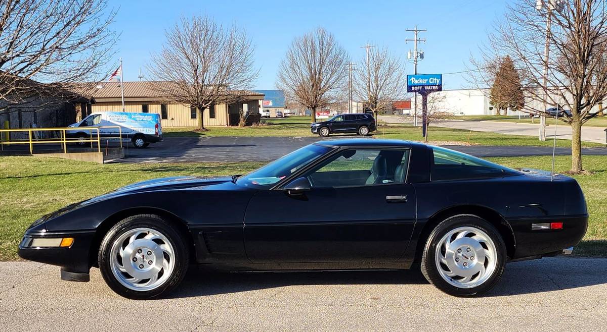Chevrolet-Corvette-1995-black-6
