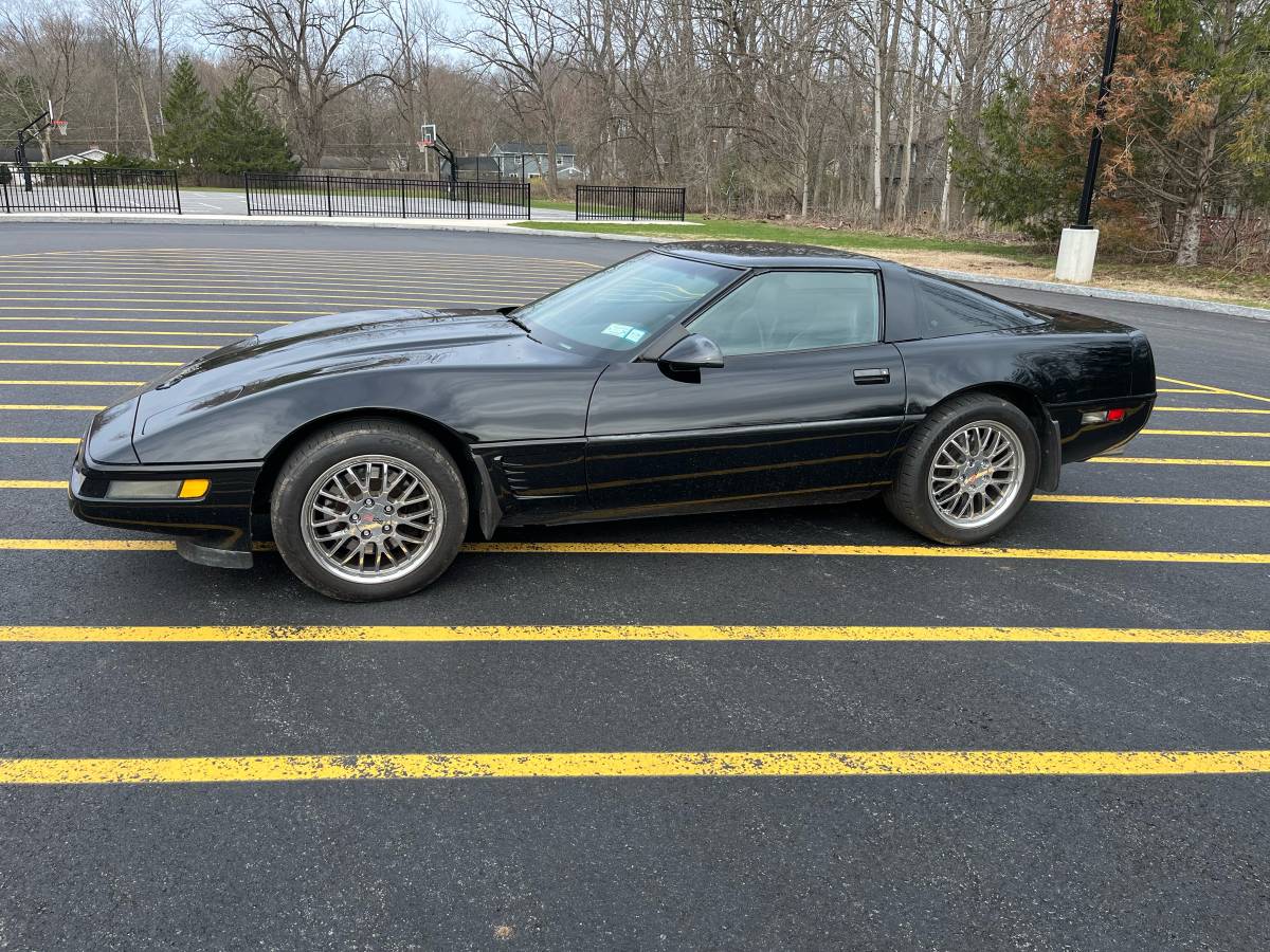 Chevrolet-Corvette-1995-black-7