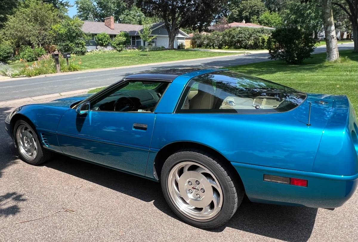 Chevrolet-Corvette-1995-blue-10