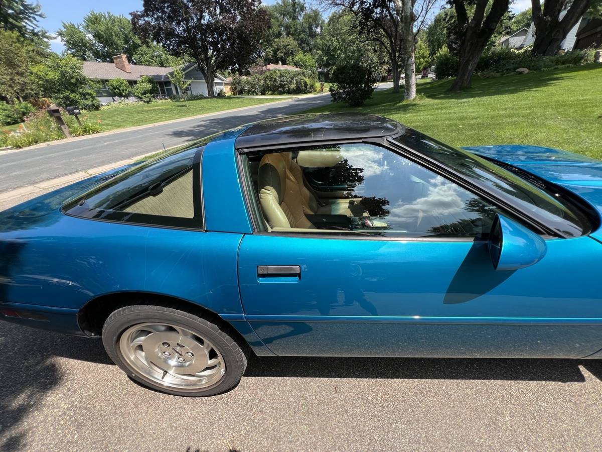 Chevrolet-Corvette-1995-blue-2