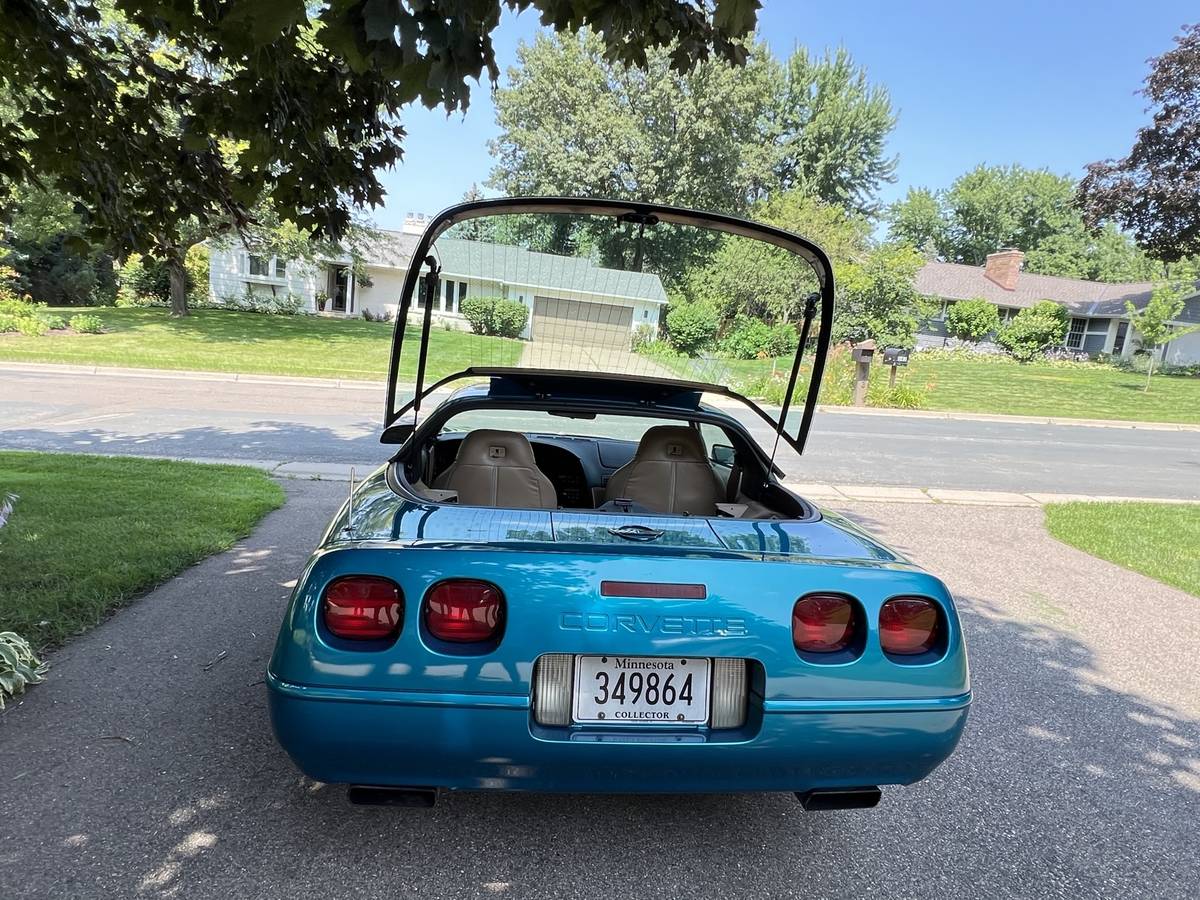 Chevrolet-Corvette-1995-blue-8