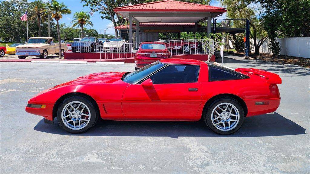 Chevrolet-Corvette-1995-red-4