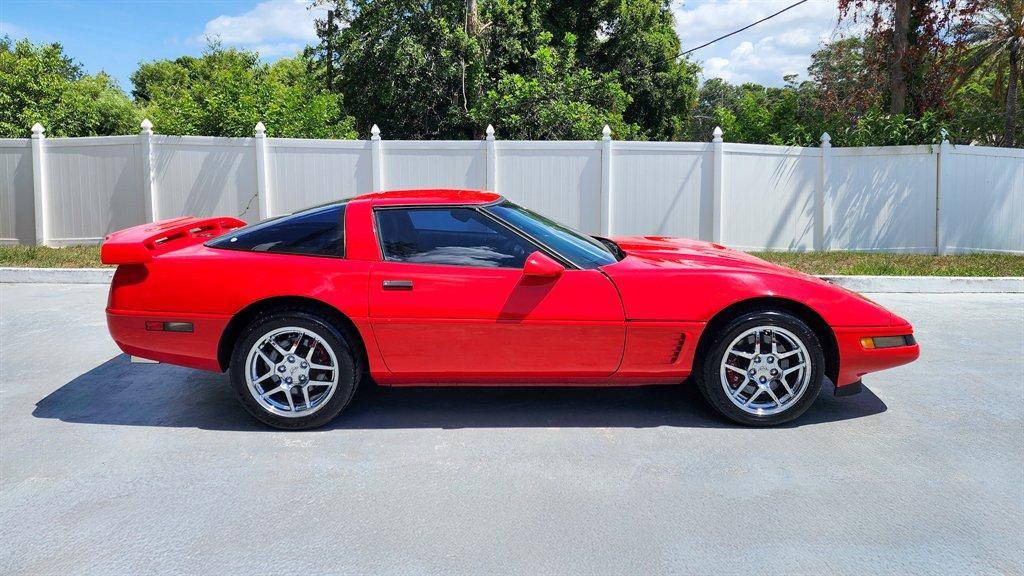 Chevrolet-Corvette-1995-red-8