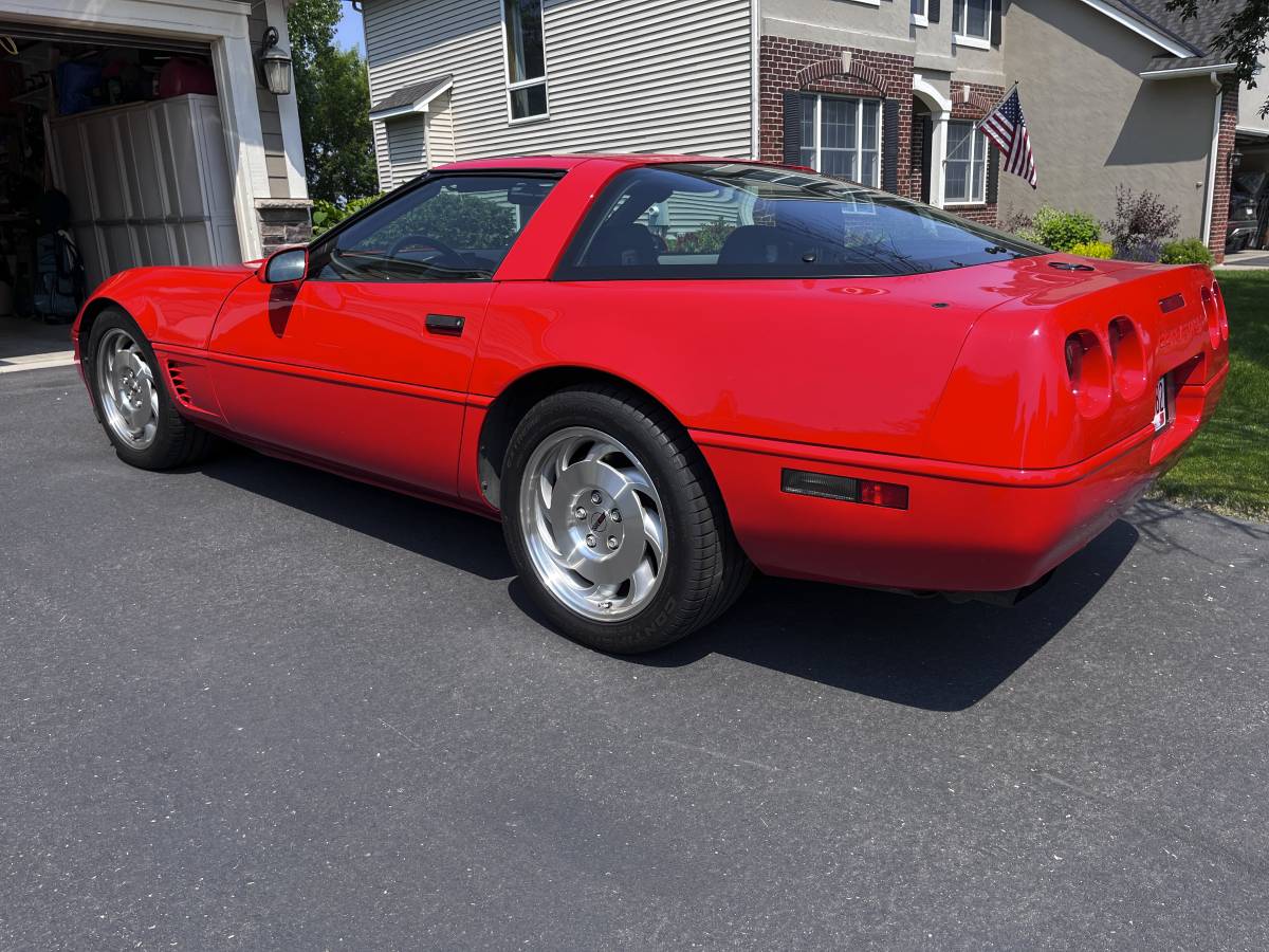 Chevrolet Corvette  1995 red
