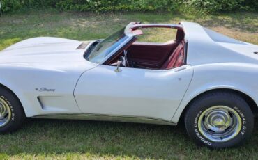 Chevrolet-Corvette-2dr-convertib-1975-white-1