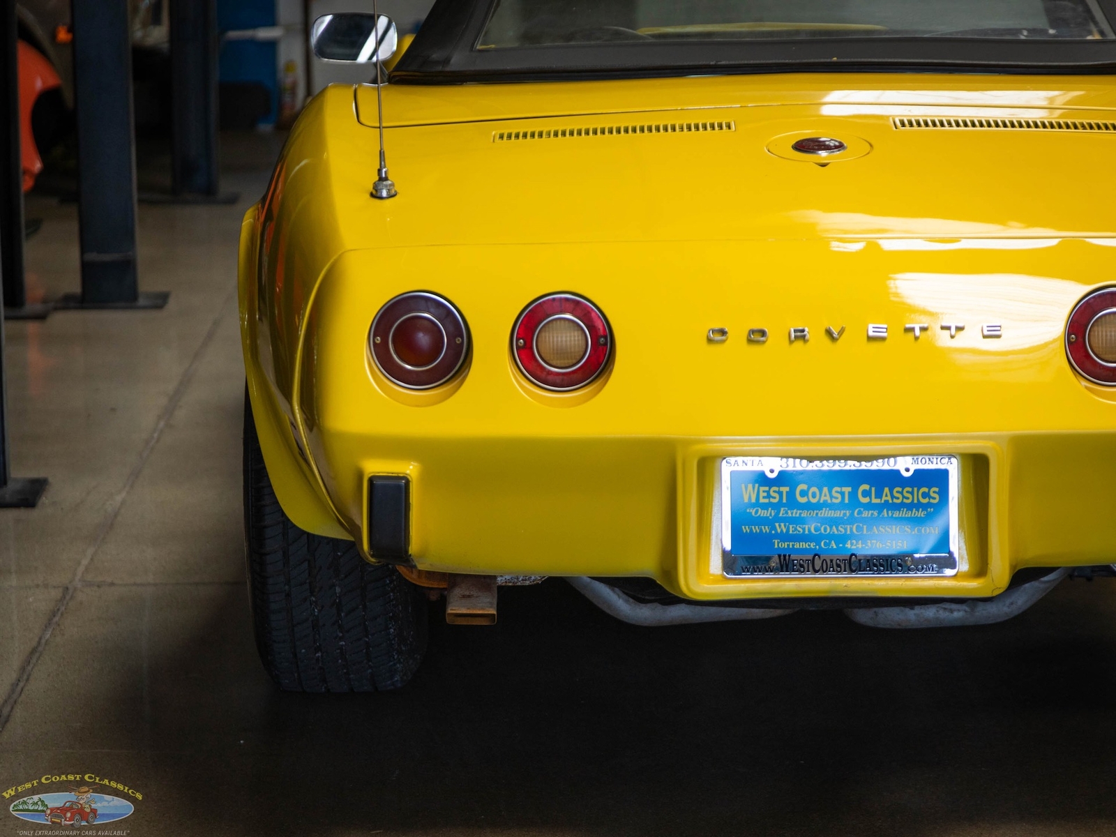 Chevrolet-Corvette-L48-1975-2-Door-Convertible-17