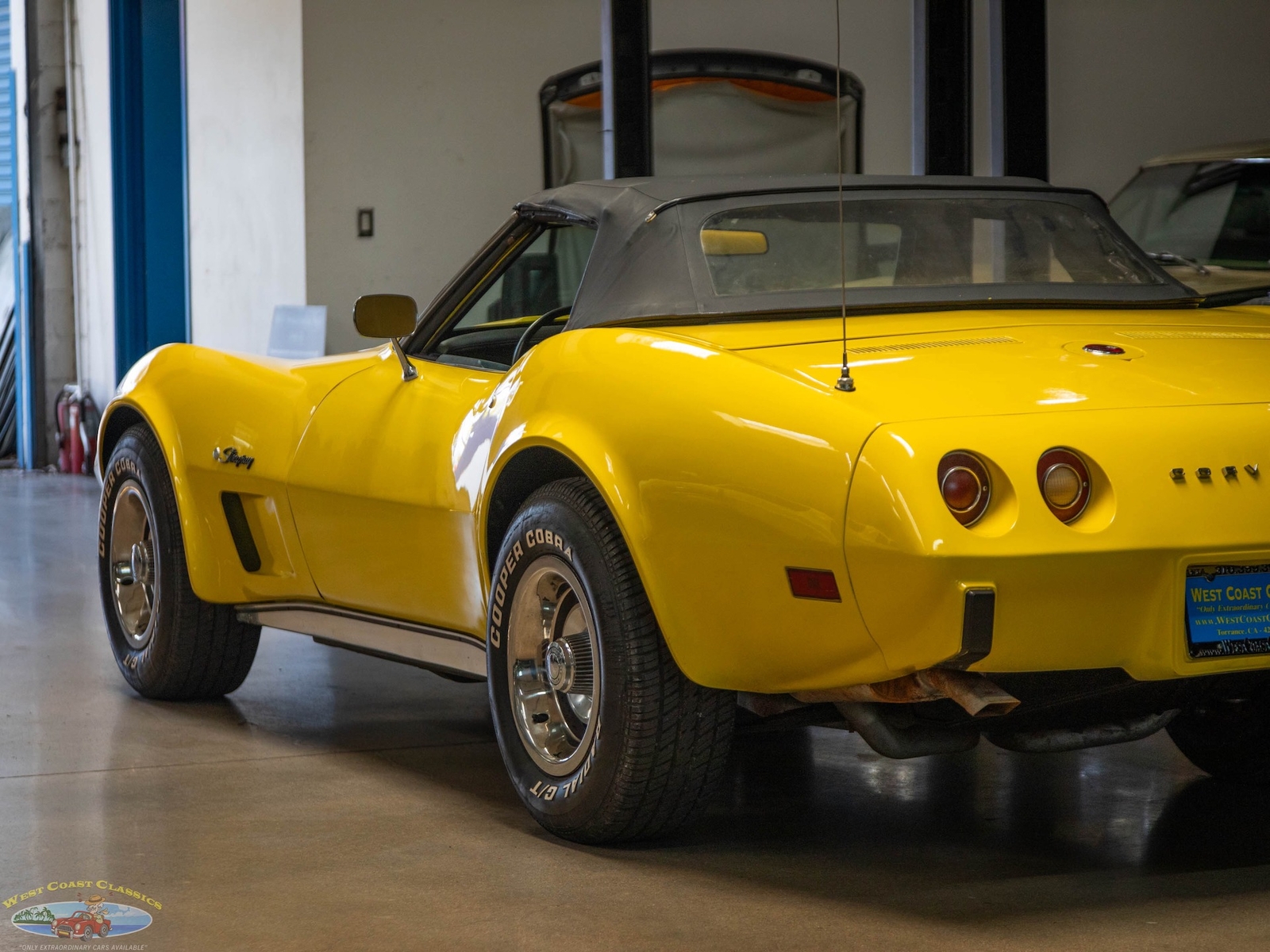 Chevrolet-Corvette-L48-1975-2-Door-Convertible-21