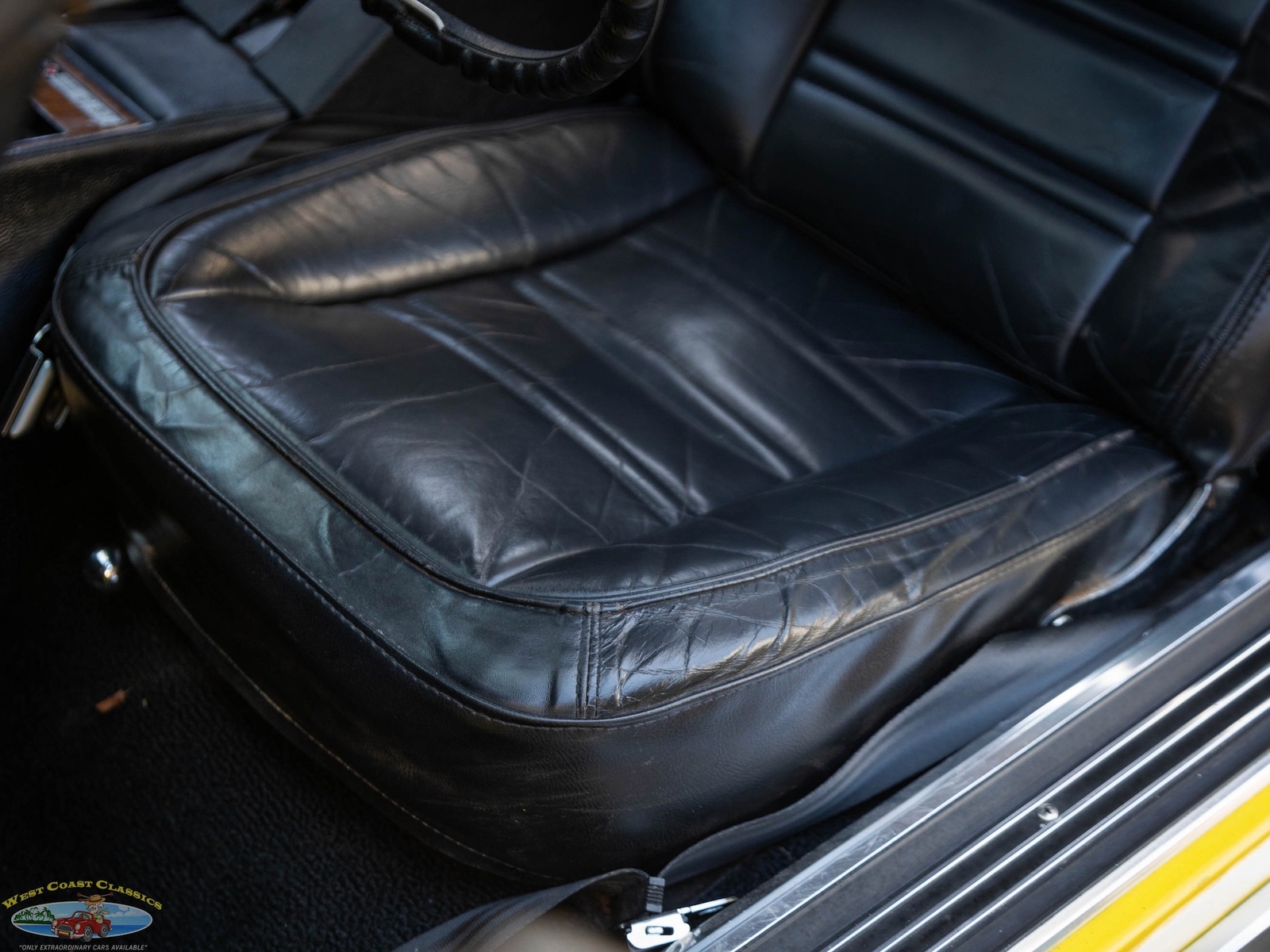 Chevrolet-Corvette-L48-1975-2-Door-Convertible-28