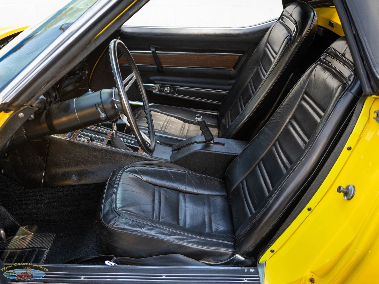 Chevrolet-Corvette-L48-1975-2-Door-Convertible-29