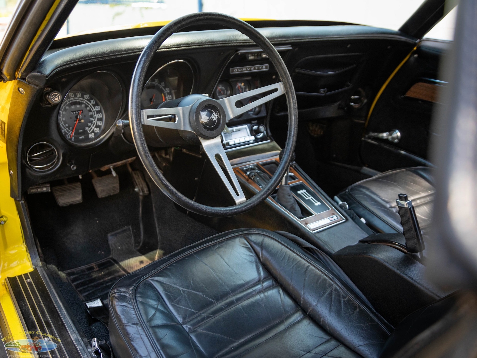 Chevrolet-Corvette-L48-1975-2-Door-Convertible-31