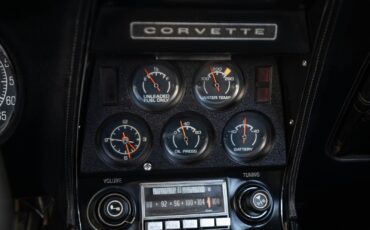 Chevrolet-Corvette-L48-1975-2-Door-Convertible-35