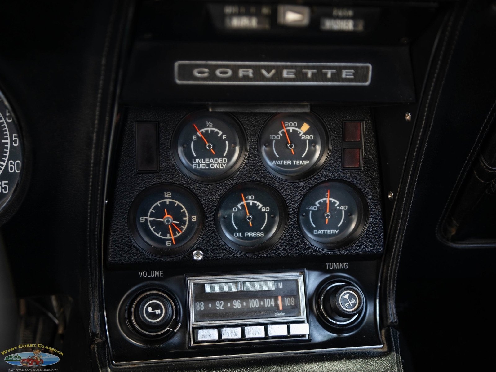 Chevrolet-Corvette-L48-1975-2-Door-Convertible-35