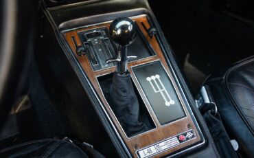 Chevrolet-Corvette-L48-1975-2-Door-Convertible-36
