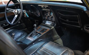 Chevrolet-Corvette-L48-1975-2-Door-Convertible-39