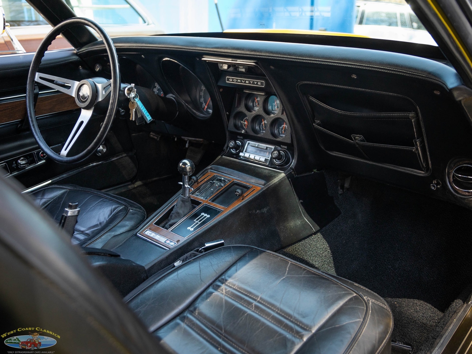 Chevrolet-Corvette-L48-1975-2-Door-Convertible-39