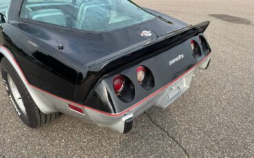 Chevrolet-Corvette-Pace-Car-1978-Coupe-30