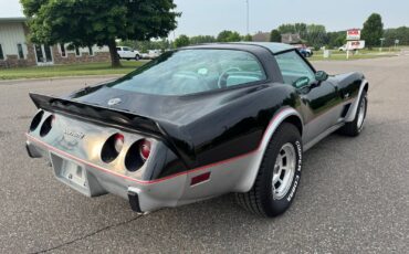 Chevrolet-Corvette-Pace-Car-1978-Coupe-4