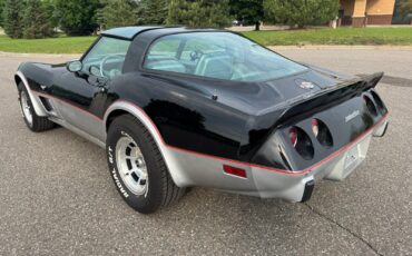Chevrolet-Corvette-Pace-Car-1978-Coupe-6