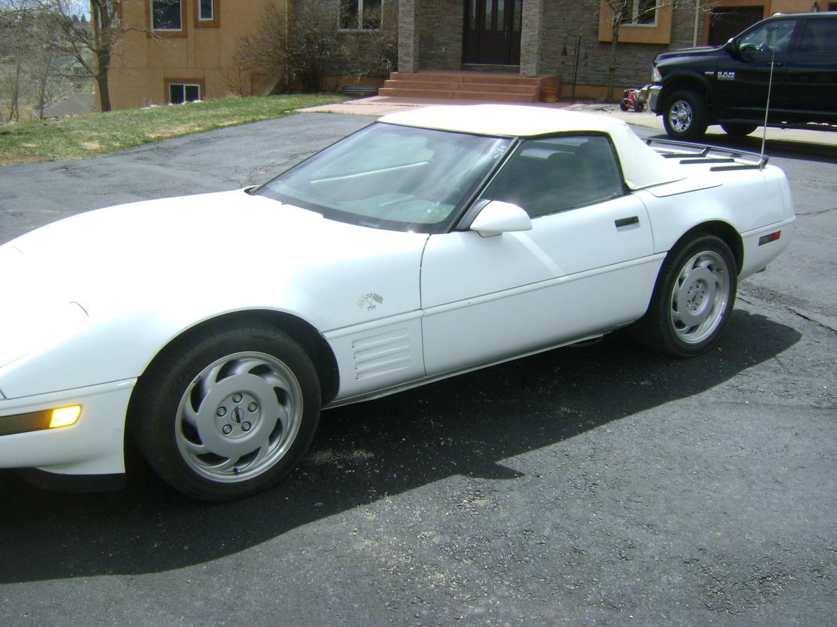 Chevrolet-Corvette-c4-convertible-1992-white-4