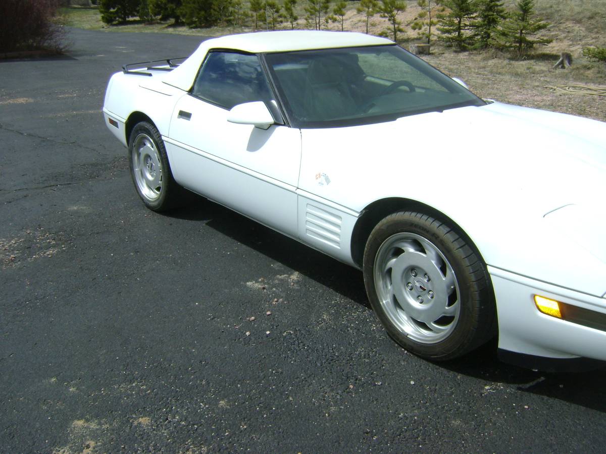 Chevrolet-Corvette-c4-convertible-1992-white-5