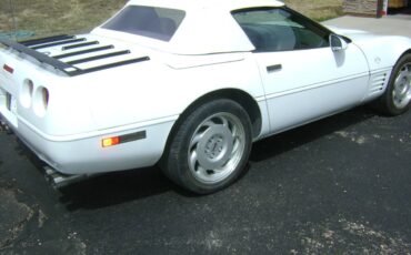 Chevrolet-Corvette-c4-convertible-1992-white-6