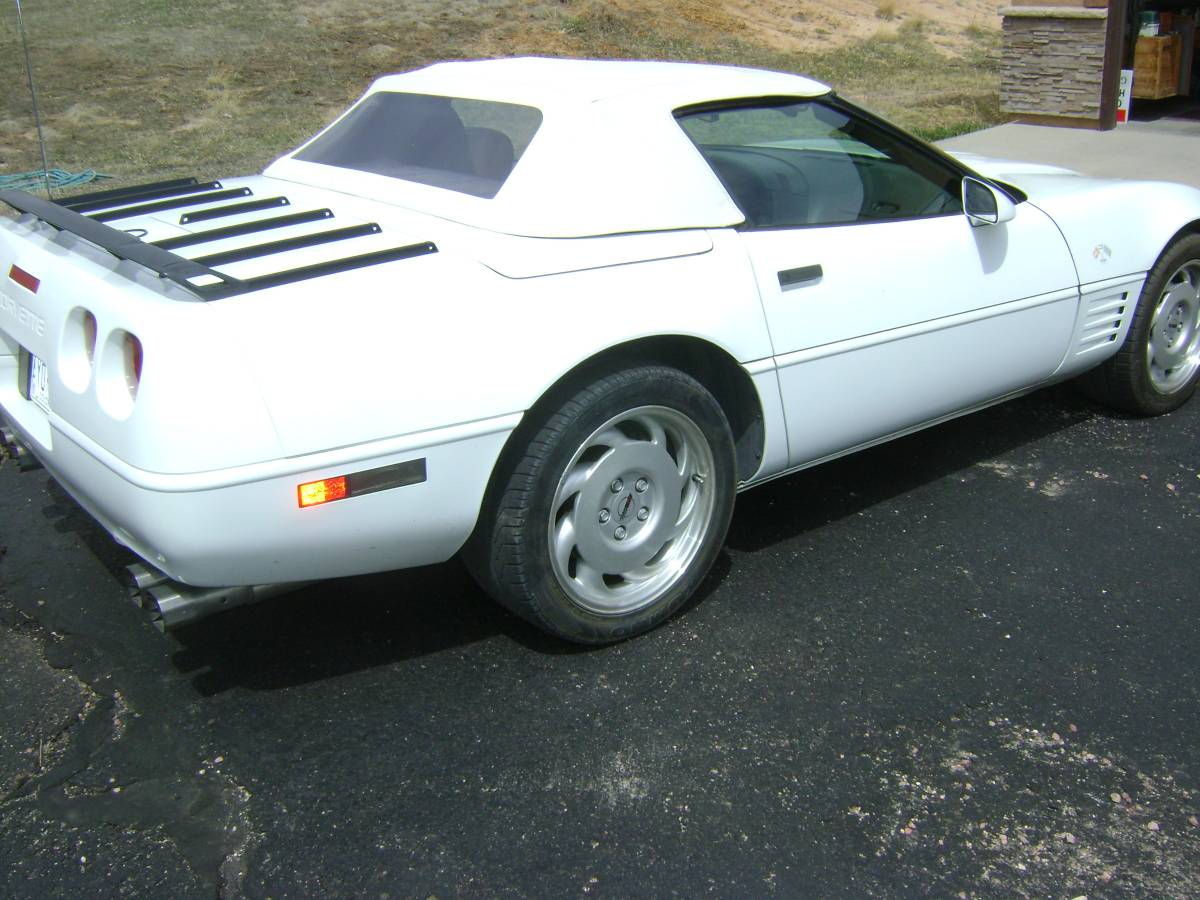Chevrolet-Corvette-c4-convertible-1992-white-6
