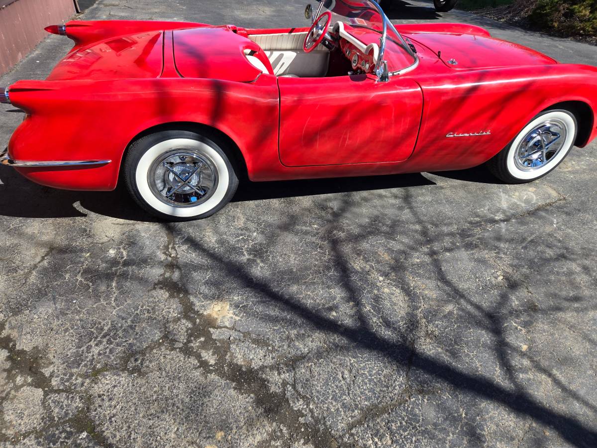 Chevrolet-Corvette-convertible-1953-red-10