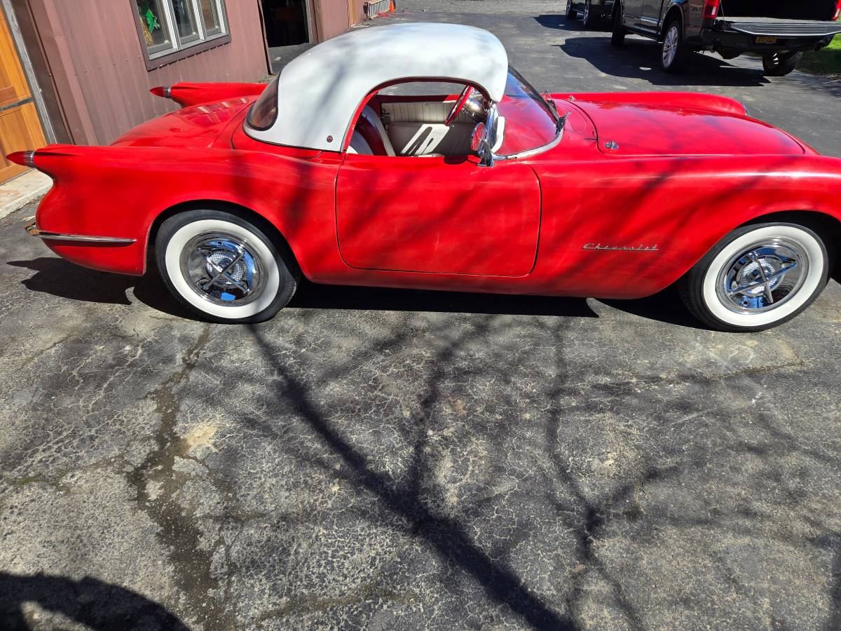 Chevrolet-Corvette-convertible-1953-red-16
