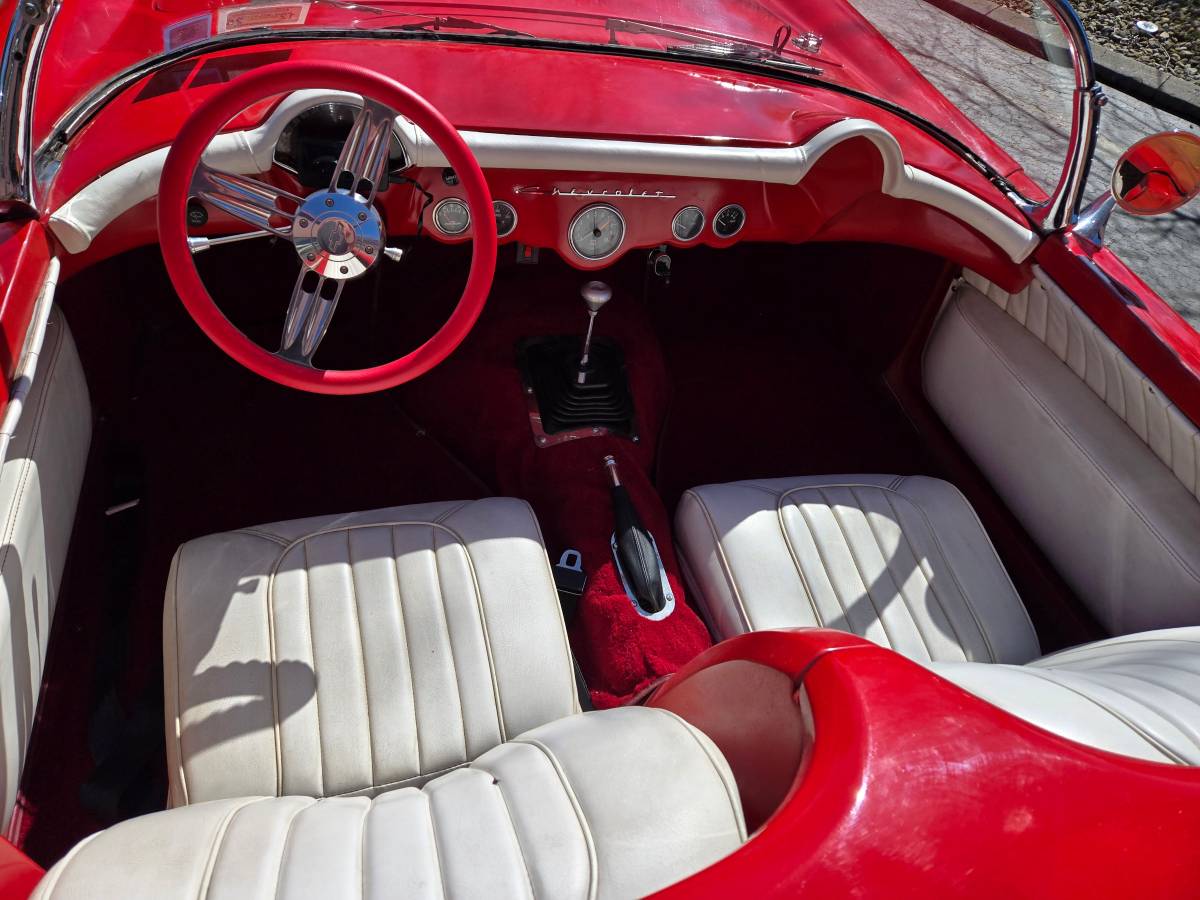 Chevrolet-Corvette-convertible-1953-red-3
