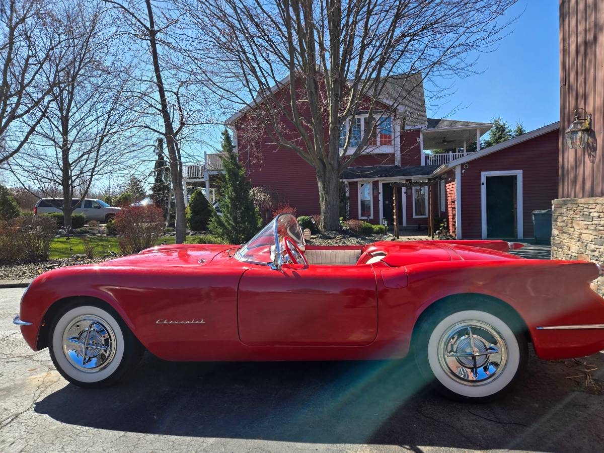 Chevrolet-Corvette-convertible-1953-red-4
