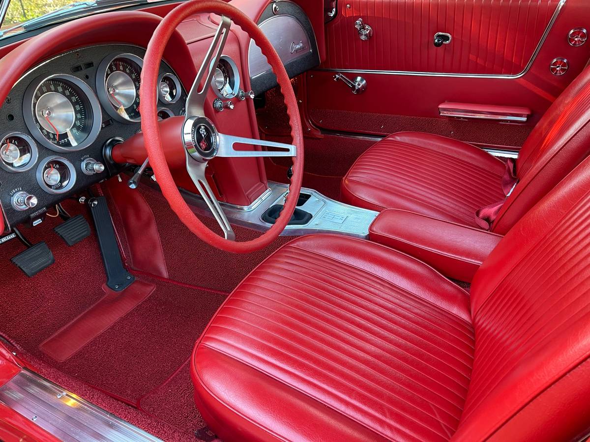Chevrolet-Corvette-convertible-1963-red-8
