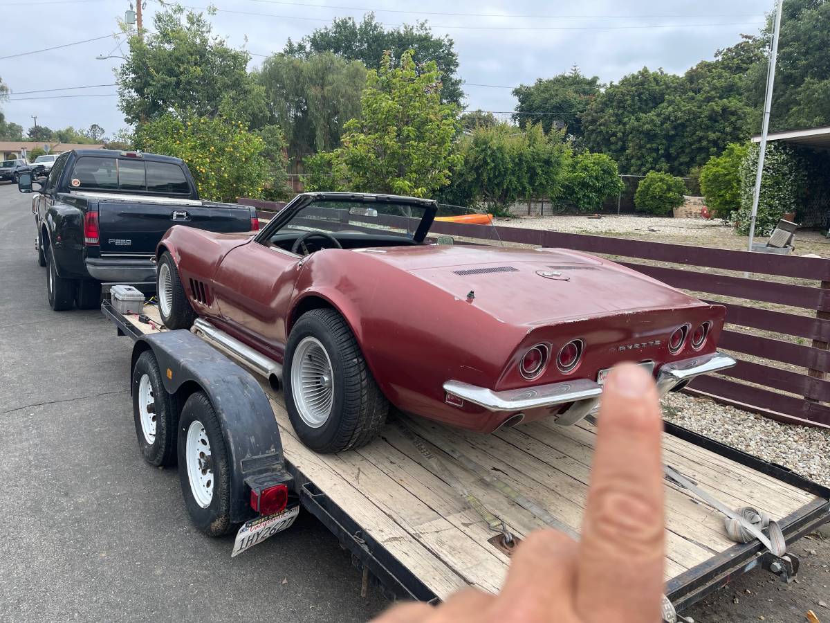 Chevrolet-Corvette-convertible-1968-red-4