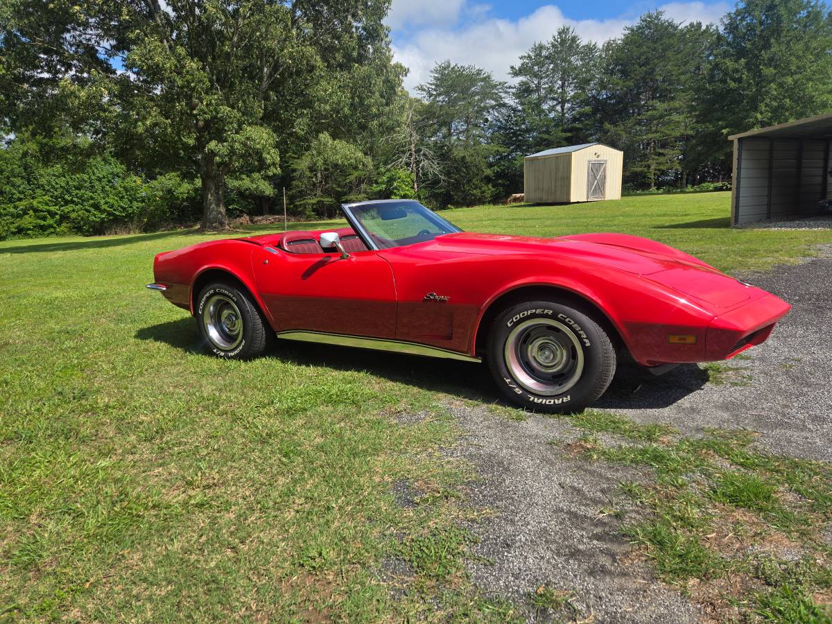 Chevrolet Corvette convertible  1973 red