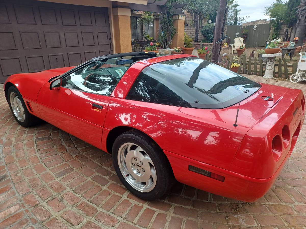Chevrolet-Corvette-corvette-amp-convertible-1995-red-2