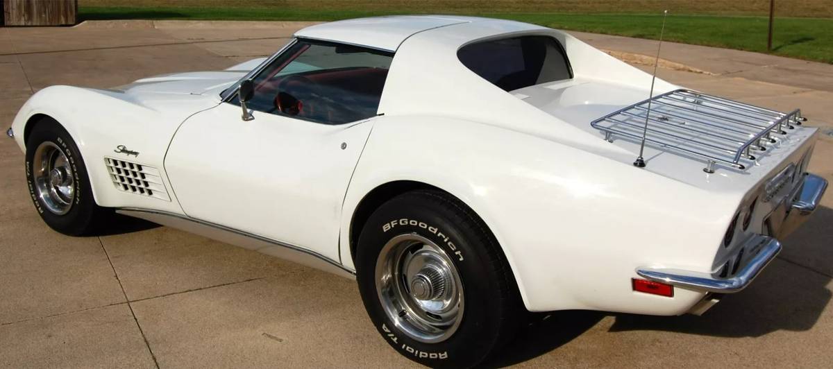 Chevrolet-Corvette-coupe-1972-red-2