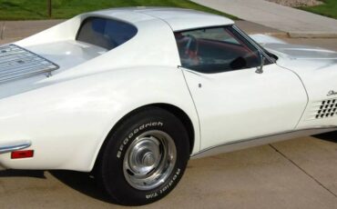 Chevrolet-Corvette-coupe-1972-red-4